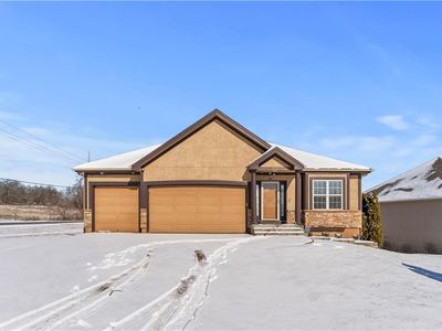 2319 NW Hedgewood Dr, Grain Valley, MO, 64029
