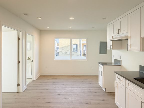 4th image of 1478 S Wooster St #3/4
