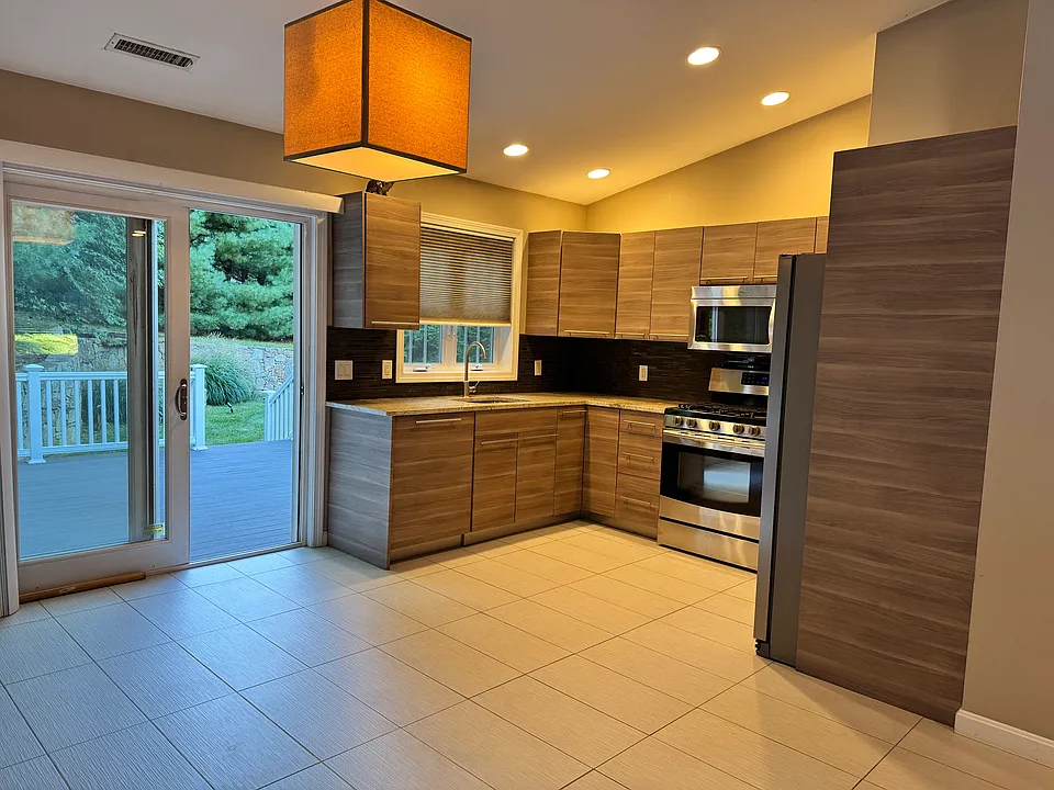 11 Old Greenville Rd #1