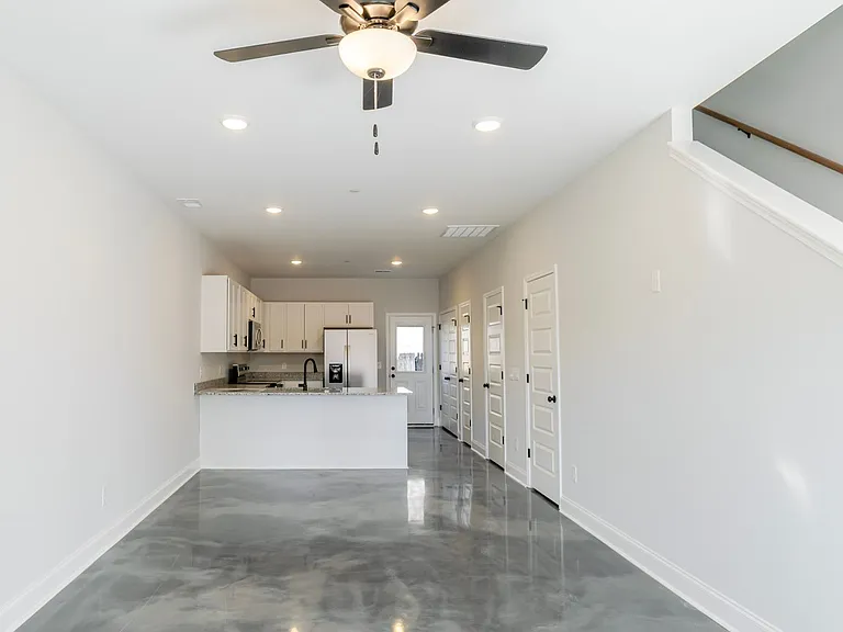 1054 Serenity Ln — Photo 3