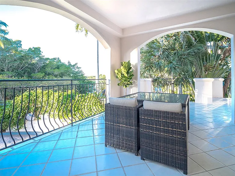 19211 Fisher Island Dr #19211 — Photo 13