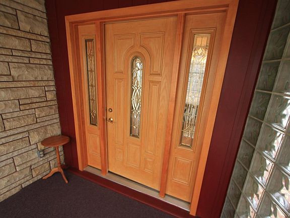 5th image of 100 Moyne Dr