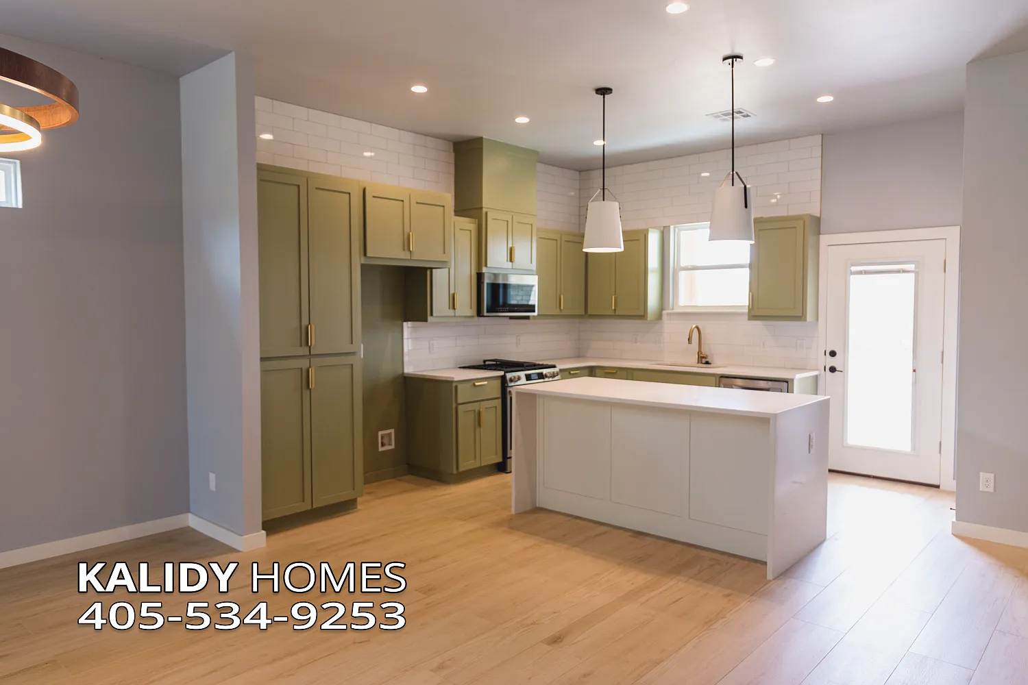 905 South Howard Avenue - 1 — Photo 3