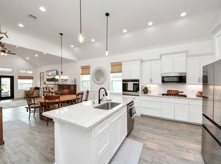 111 Alder Loop, Anahuac, TX 77514