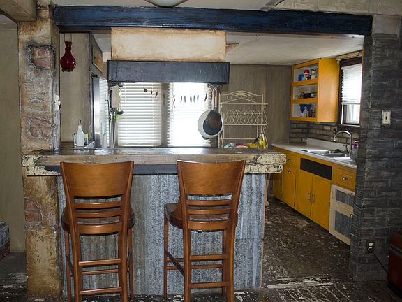 2nd image of 1403 Finley Ave