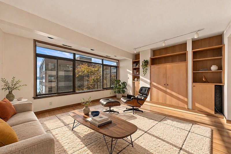 4th image of 88 Virginia Street #21