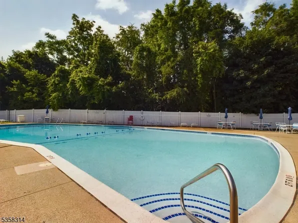 21 Hinchman Ave APT 1D, Wayne, NJ 07470