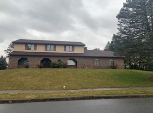 1266 Firethorne Dr, Palmer, PA 18045