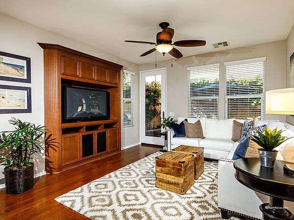 Living Room w/ Media Builtin