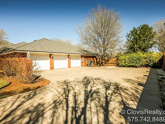 3rd image of 153 Sandzen Dr