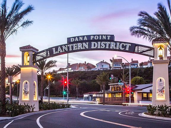 The Lantern District of Dana Point is pedestrian-friendly. The number of shops, galleries and restaurants continues to grow. There is great energy and creativity in this wonderful community.