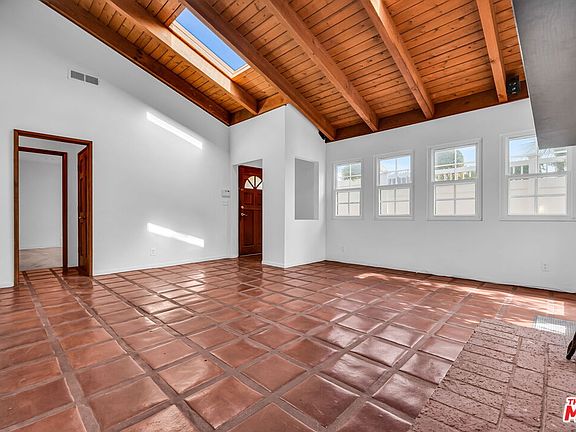 4th image of 408 Talbert St