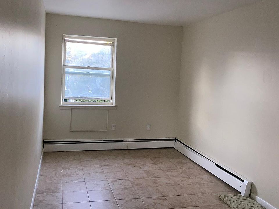 1st image of 1721 Sexton Pl