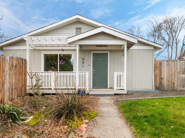 321 NE 8th St, Madras, OR 97741