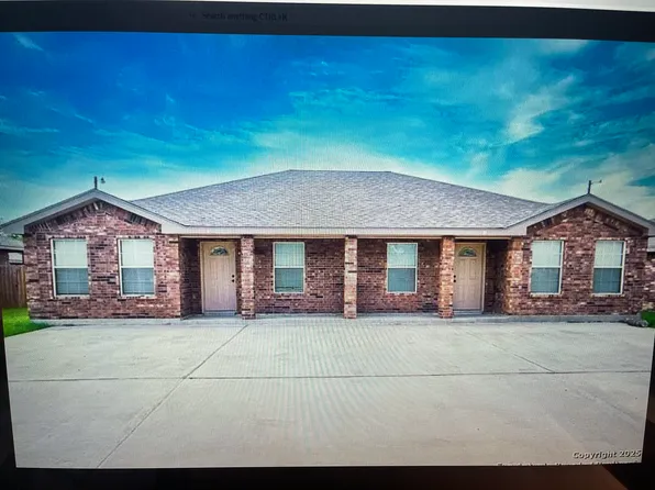 1600-1602 W Milam St #A, Beeville, TX 78102