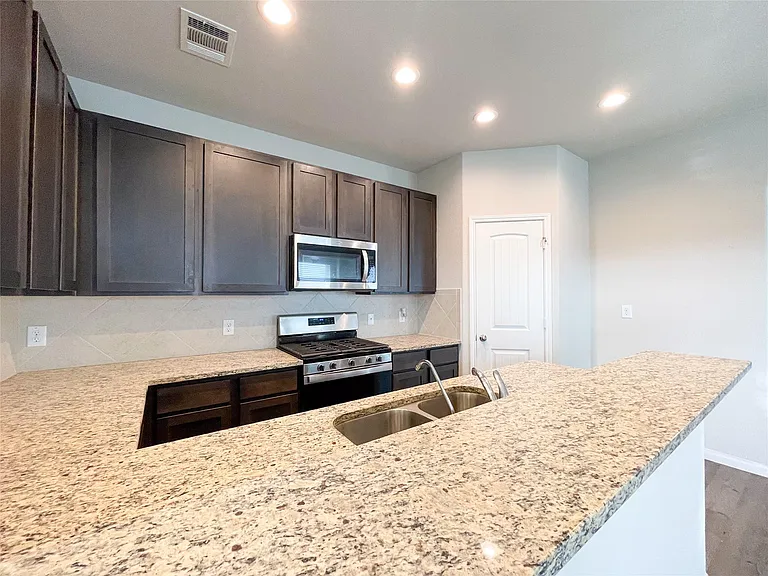 6515 James Michael Dr — Photo 7