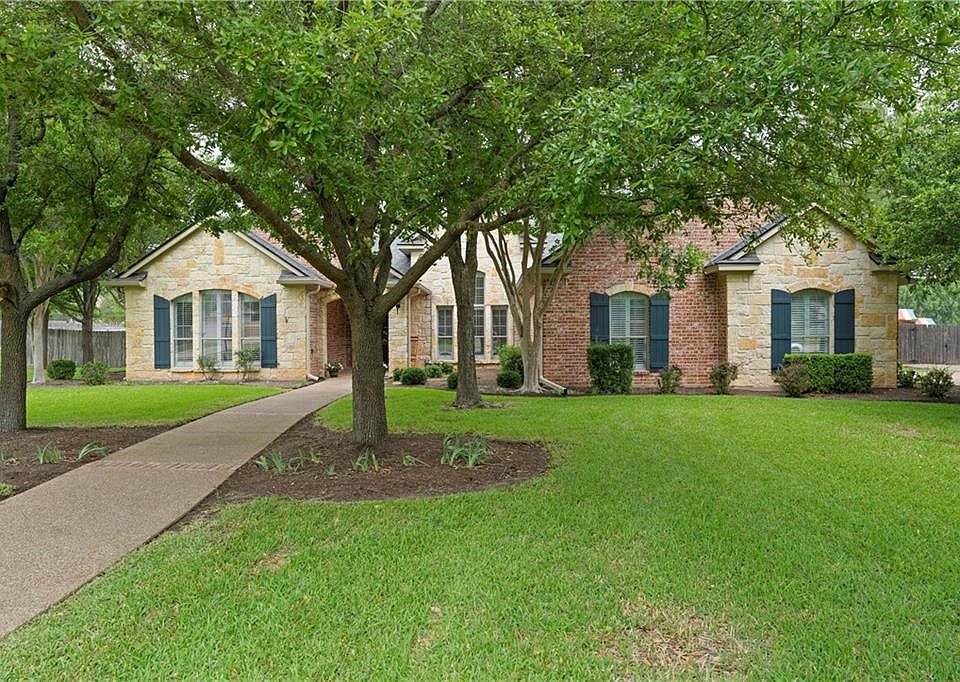 1st image of 1031 Briar Glen Cir
