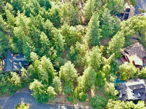 Weller Ln, Ashland, OR 97520