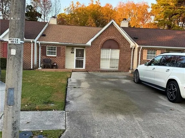 48 Holly Hill Ln, Portsmouth, VA 23702