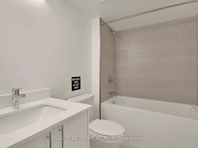 3 Strathgowan Ave #301 — Photo 15