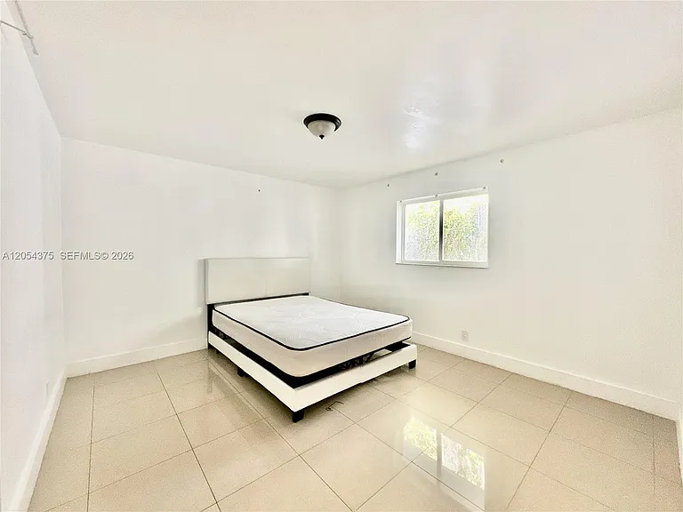 1548 SW 5th Pl #1 — Photo 38