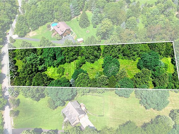 2nd image of 7 Hemlock Ln