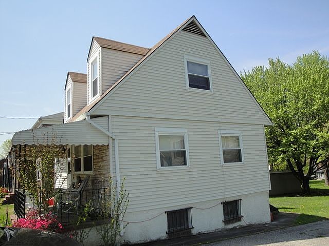 2nd image of 9210 Avondale Rd