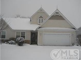 302 Victoria Park Dr, Howell, MI 48843