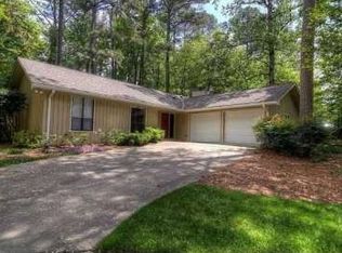 1085 Trailmore Dr, Roswell, GA 30076