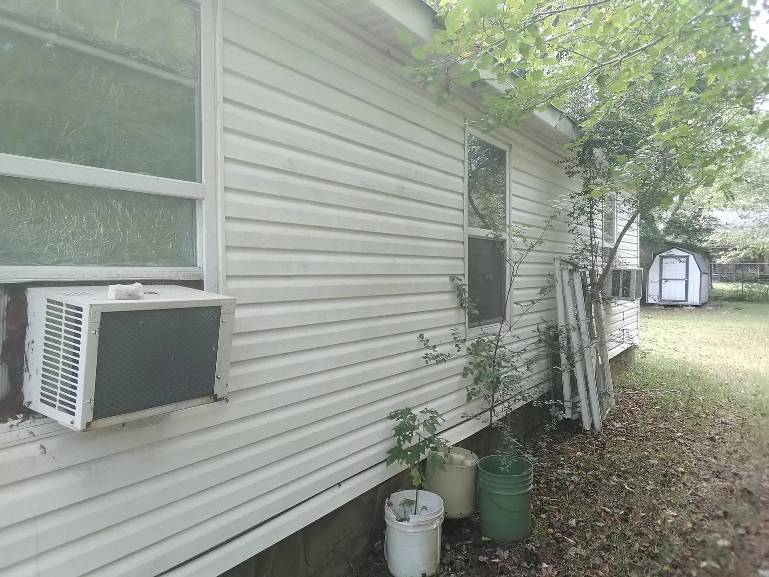 3 bed, 900 sqft, $925 — Photo 2