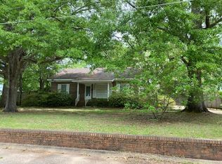 202 Perry St, Marion, AL 36756