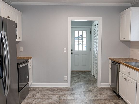 4th image of 239 E Fairview St