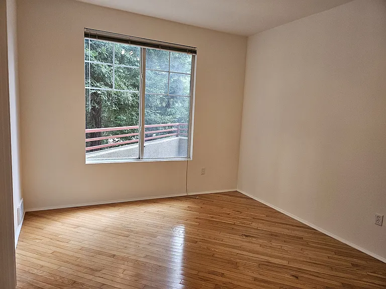 320 Caldecott Ln #107 — Photo 3