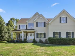 1 Windy Top Ln, Chester, NJ 07930