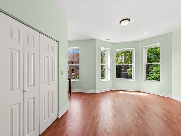 2nd image of 2610 W Evergreen Ave #2