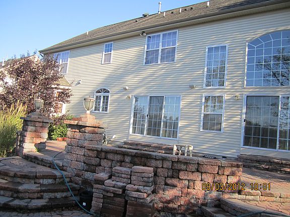 3rd image of 44 Valley Wood Dr