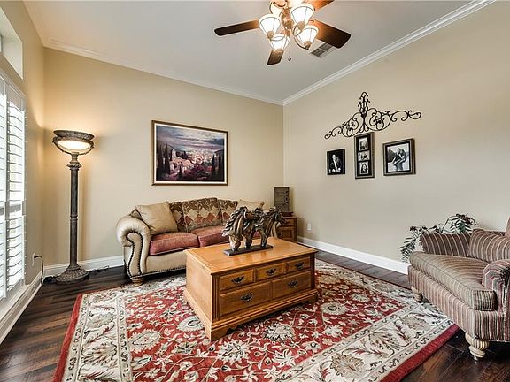 5th image of 1624 Highland Oaks Dr