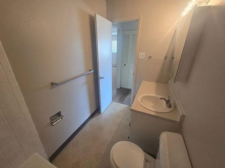 1691 Moore Ave #3 — Photo 15