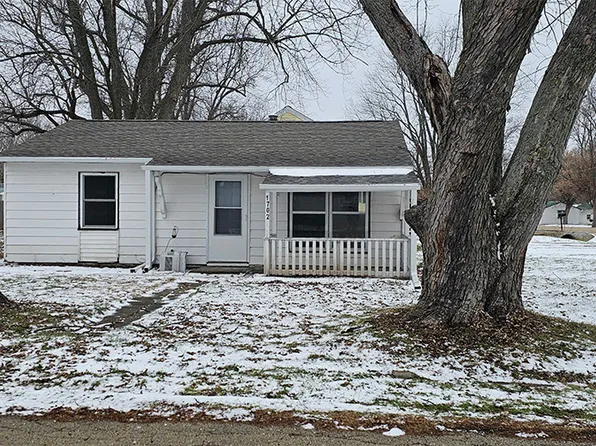 1702 W 9th St, Dixon, IL 61021