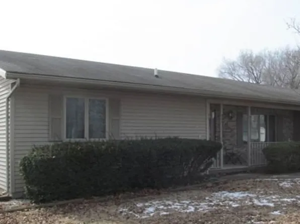 215 22nd St, Lincoln, IL 62656
