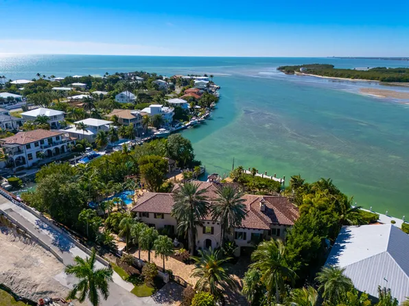 402 Harbour Dr, Duck Key, FL 33050