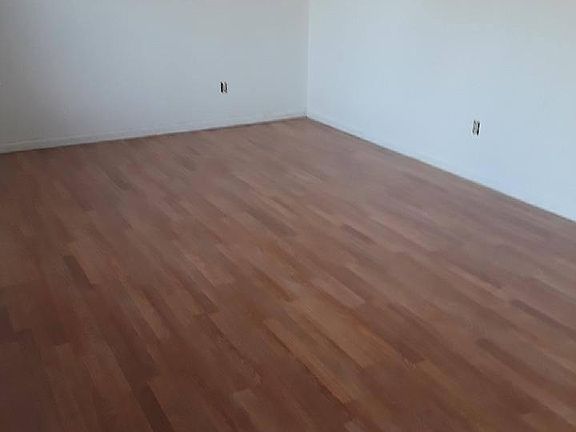 3rd image of 715 Stacis Ln