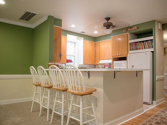 5th image of 2607 Governor St