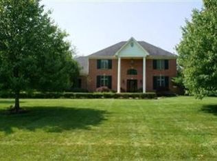 2707 River Bluff Dr, Spring Valley, OH 45370