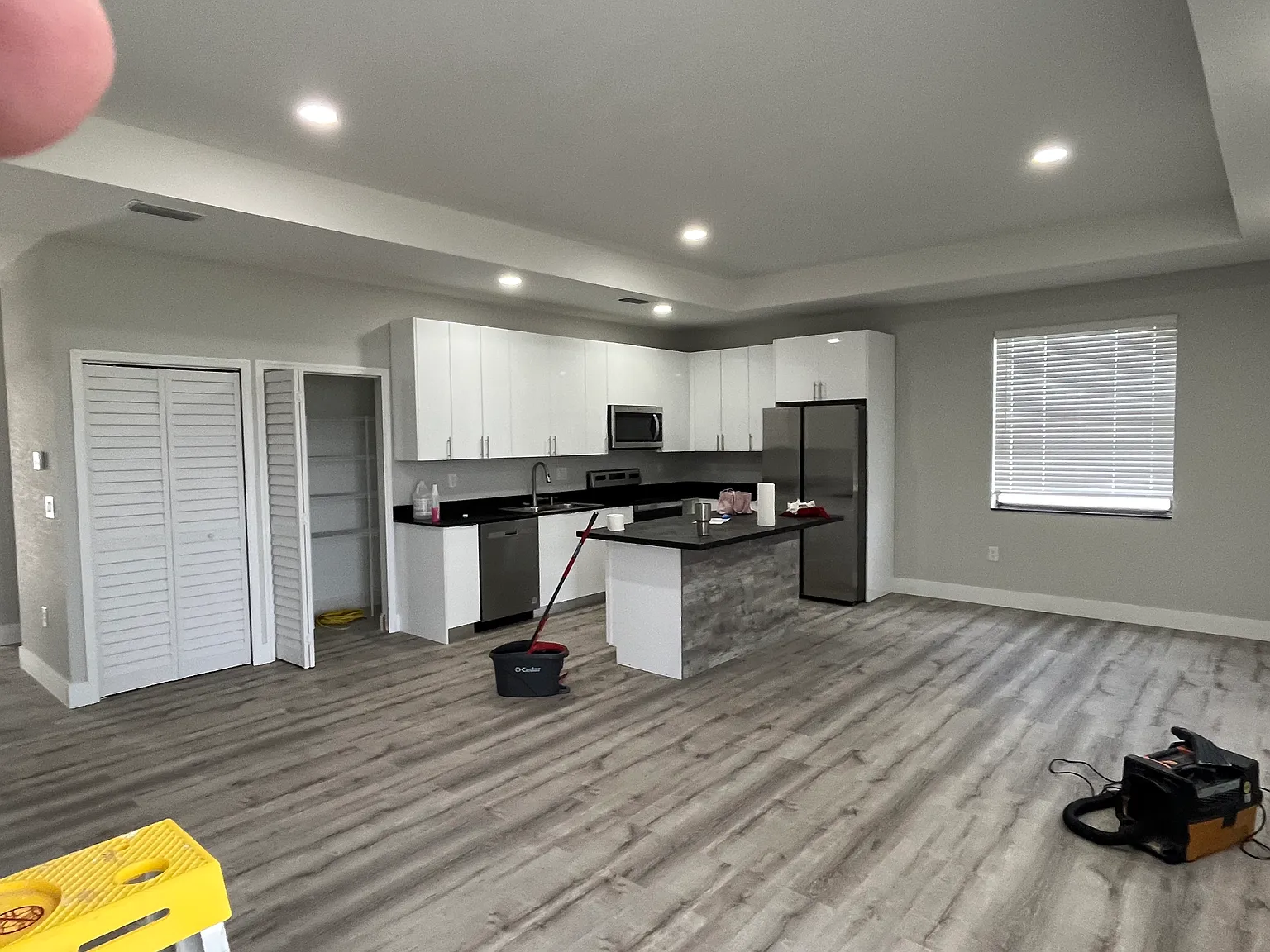 3 bed, 2100 sqft, $1,950 — Photo 2