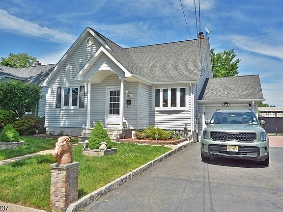 2nd image of 2463 Dorchester Rd
