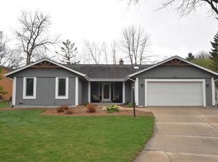 12900 W Scarborough Ct, New Berlin, WI 53151