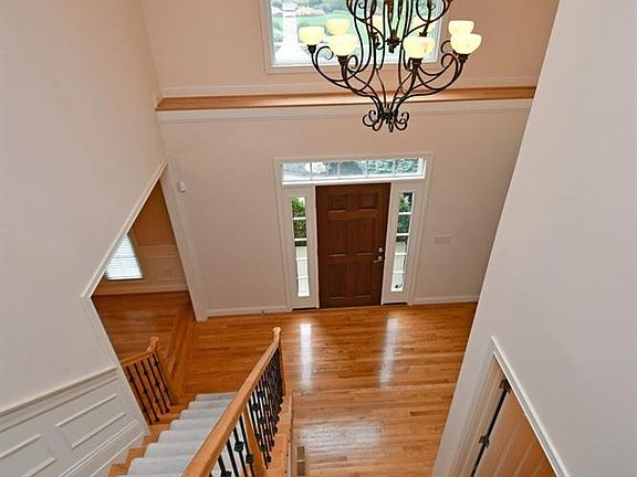 3rd image of 4910 Oakbrook Ln