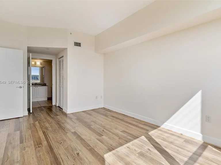 19501 W Country Club Dr #1009 — Photo 14