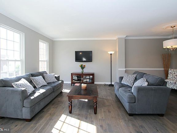 3rd image of 6154 Toledo Pl